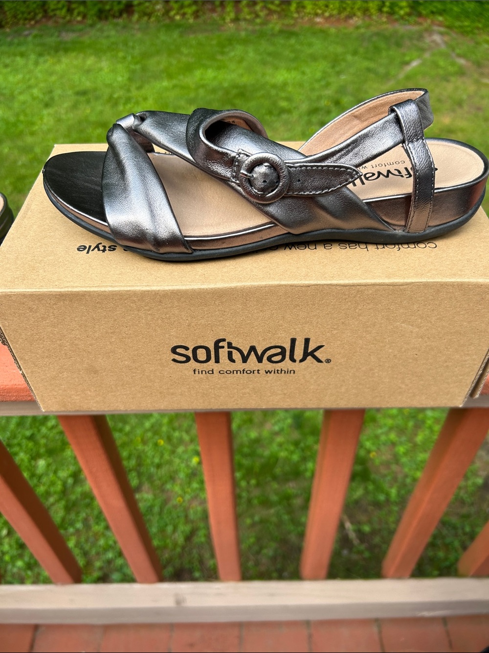 SoftWalk Women's Tieli Metallic Pewter Knot Leather Slingback Sandals - Picture 2 of 6